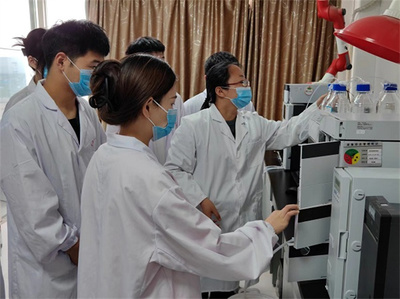 河南質(zhì)量工程職業(yè)學(xué)院食品檢測(cè)中心 技術(shù)創(chuàng)新引領(lǐng)，服務(wù)地方經(jīng)濟(jì)社會(huì)高質(zhì)量發(fā)展